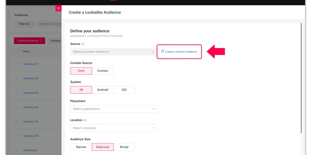 Tworzenie grupy odbiorców na TikToku: wybierz źródło, system, lokalizację i rozmiar grupy. Kliknij "Create a Custom Audience", aby rozpocząć.