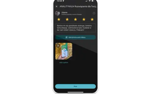 Jak dodać opinię w Google? Widok telefonu z dodaną recenzją, zdjęciem i przyciskiem "Post".